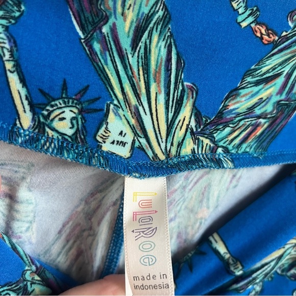 LuLaRoe Blue Statue of Liberty Leggings - Picture 7 of 9